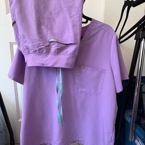 Women’s FIGS Scrub Set